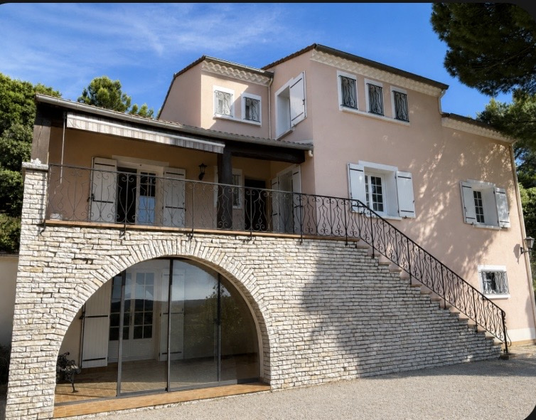 Propriété avec piscine Bagard , route d'Anduze