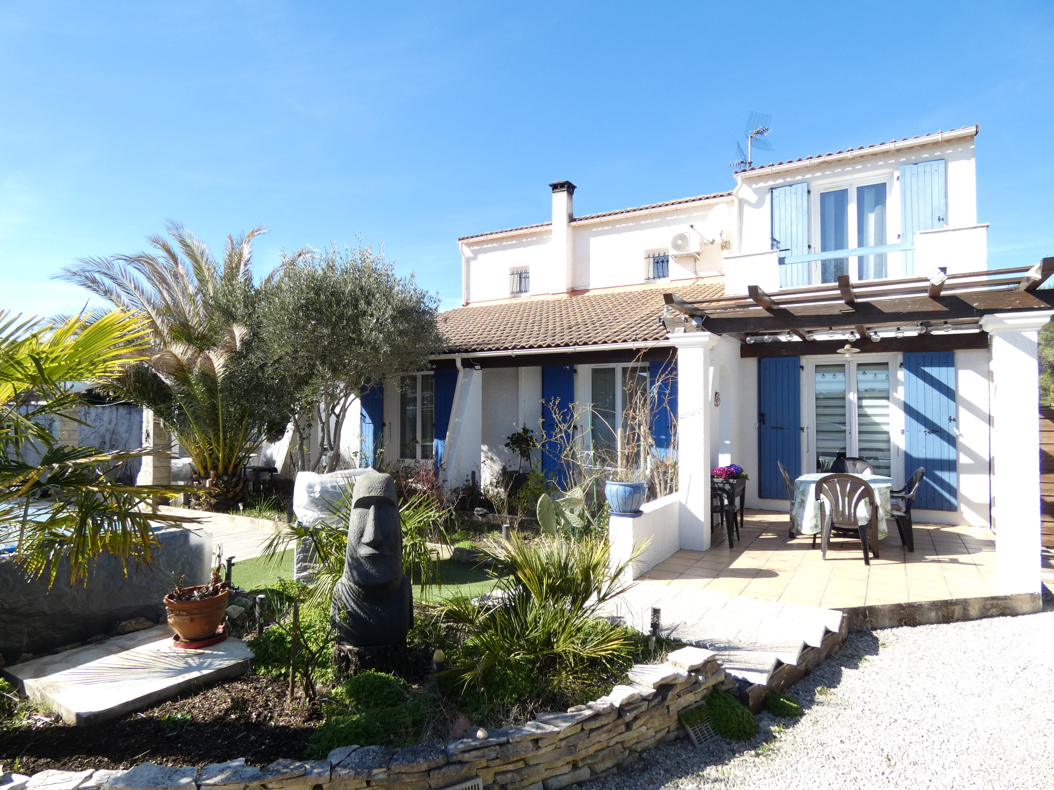 Rousson, superbe maison avec piscine ( possibilité camping car dans le terrain)