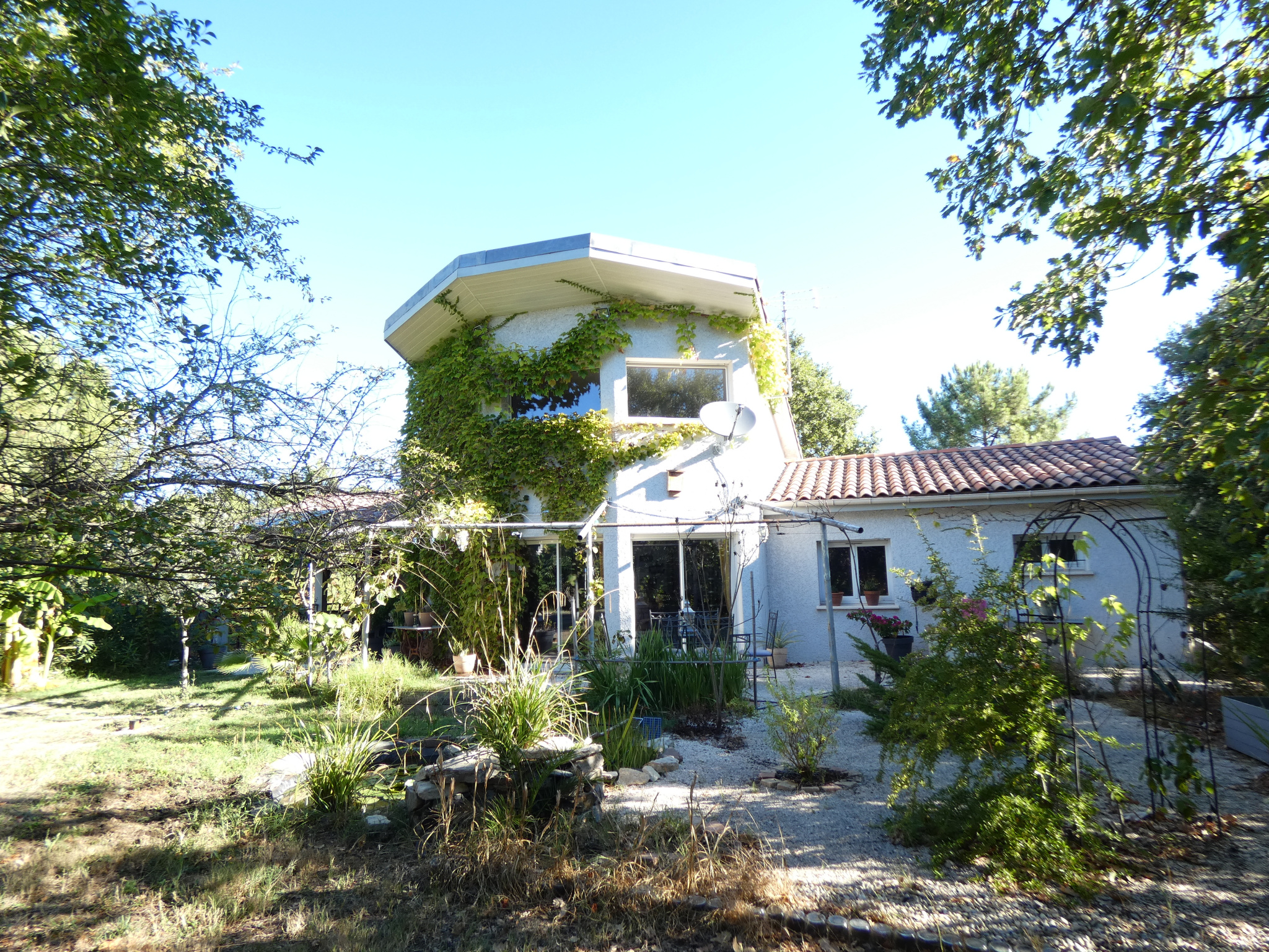 Superbe contemporaine récente 10 mn Alès